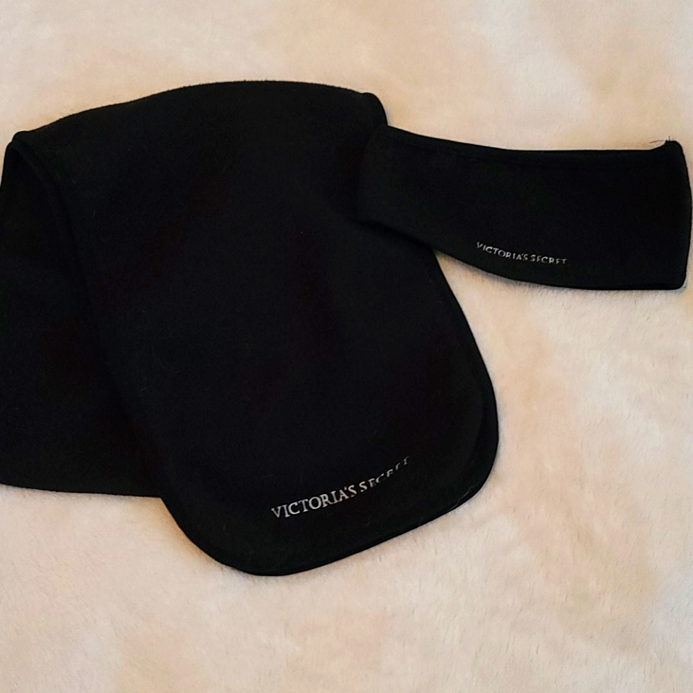 Fleece head band and scarf set.